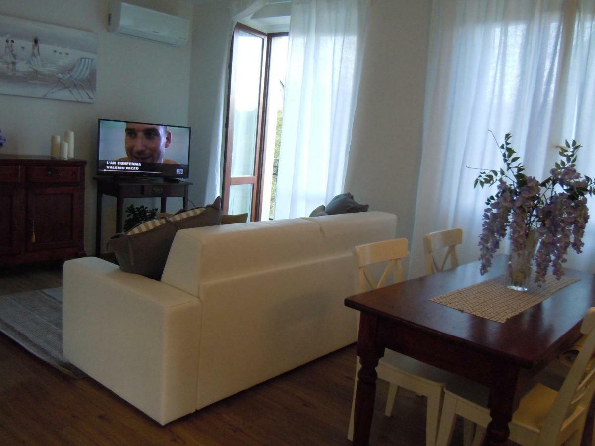 Bellevue Albatros Bogliaco Golf Apartment ตอสโกลาโน มาแดร์โน ภายนอก รูปภาพ